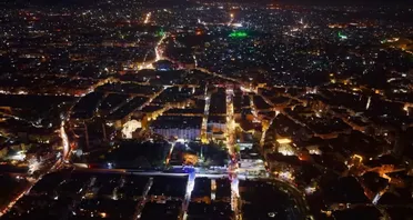 بعد أعوام من التدهور.. تحسّن ملحوظ في الكهرباء بمدينة حلب 