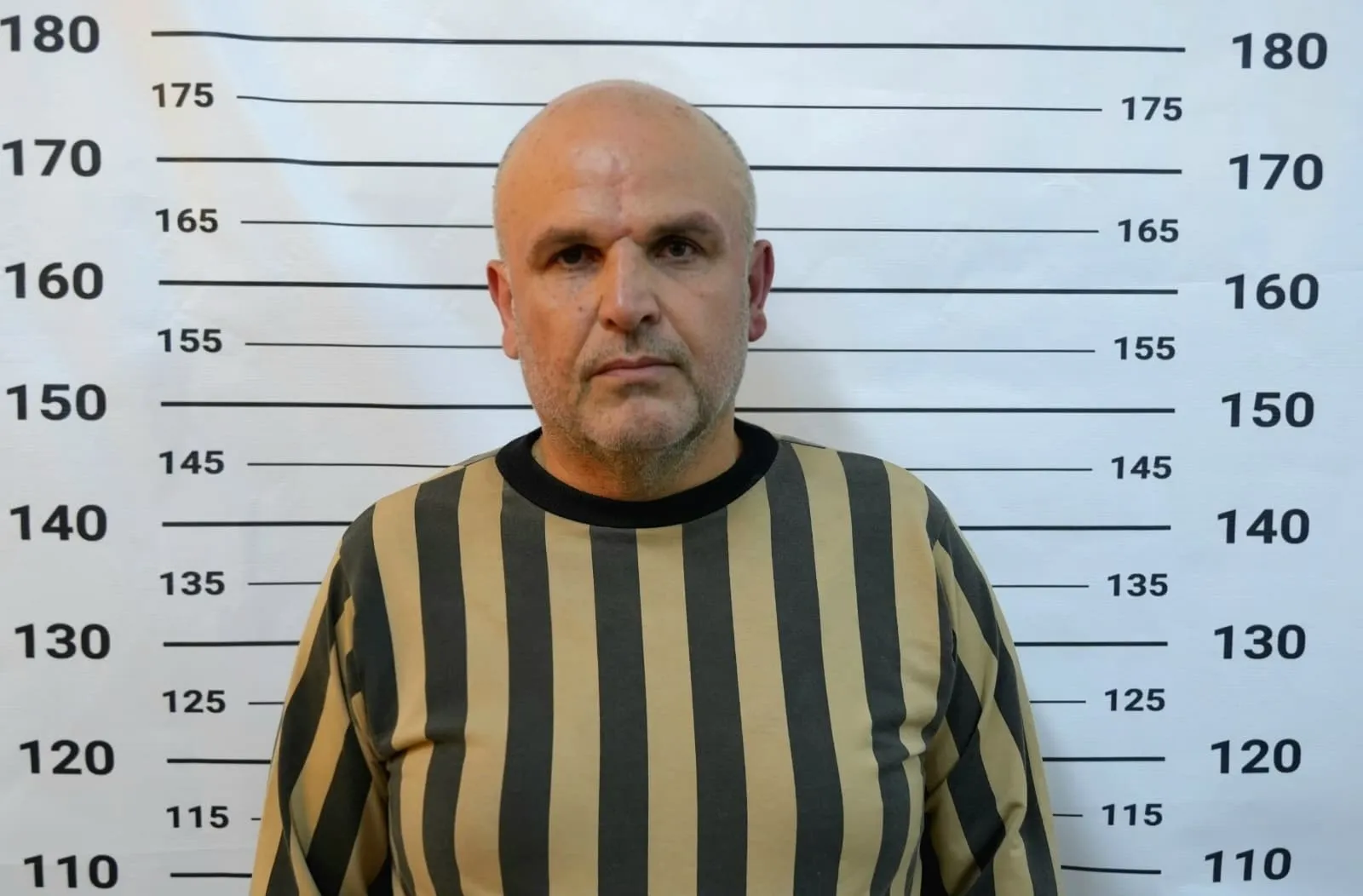 جبلة: عملية أمنية تفضي لاعتقال مساعد سابق بأمن الدولة بتهم اعتقال وتعذيب