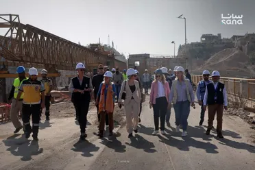 وفد ألماني يتفقد أعمال ترميم جسر الرستن في حمص