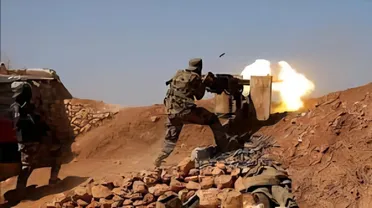 اشتباكات عنيفة شرق الرقة.. الجيش السوري يحبط محاولة تسلّل لميليشيا "قسد".