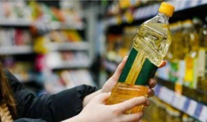 التجارة الداخلية تبدأ استخدام أجهزة فحص جودة الزيت لتعزيز الرقابة على الأسواق