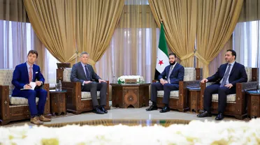 "الشرع" يستقبل وفدًا من الكونغرس الأمريكي برئاسة دارين لحود في دمشق