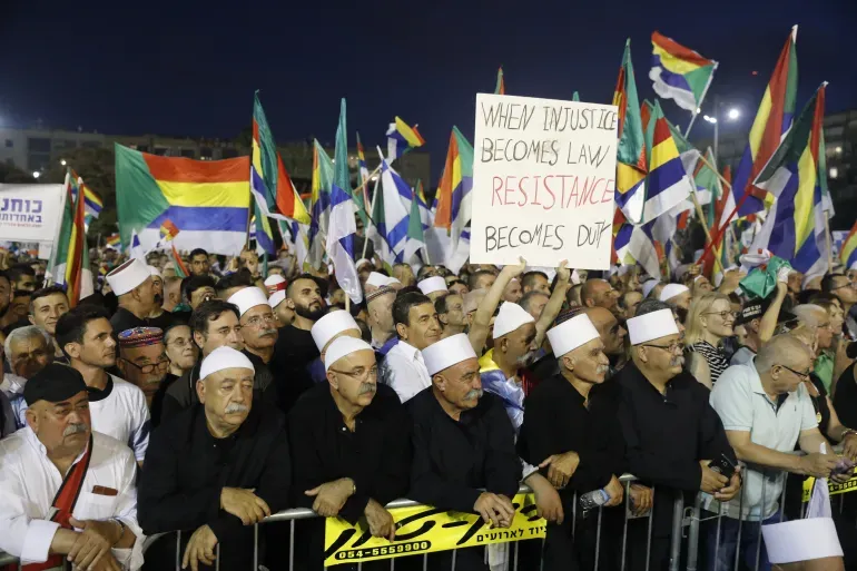 كاتب فرنسي: إسرائيل تبني نفوذها عبر استخدام الأقليات لزعزعة استقرار محيطها