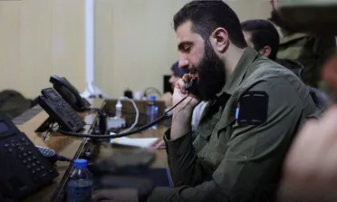 من يكتب رواية السقوط؟ معركة “ردع العدوان” بين وهم التوجيه الدولي وحقيقة القرار السوري