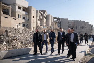 مشروع تدوير أنقاض حمص.. خطوة أساسية نحو إعادة الإعمار