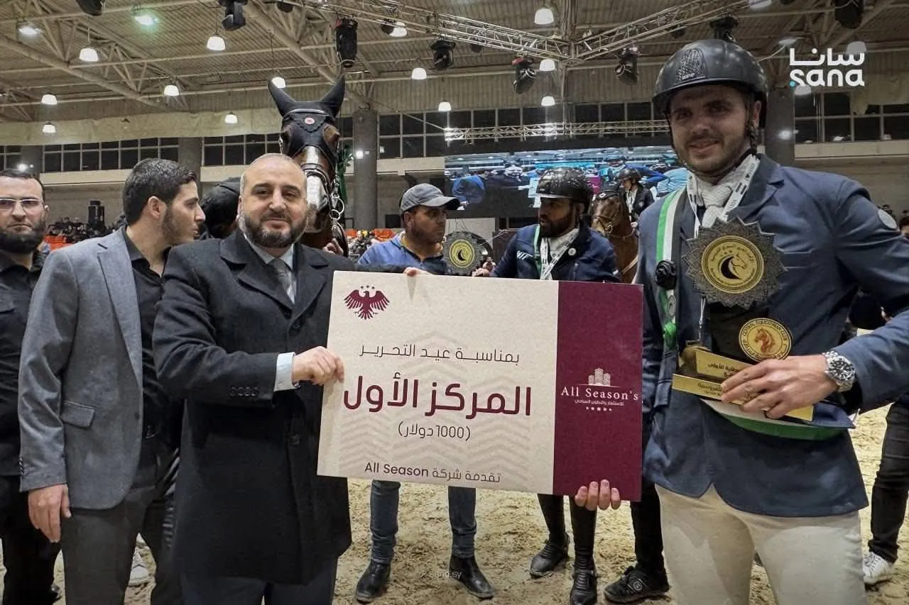 انتقادات وجدل عقب ظهور شخصيات رياضية سابقة في فعاليات عيد التحرير