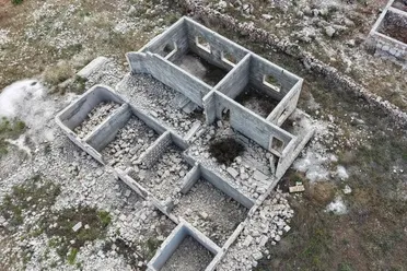 عام على التحرير: العائدون إلى القرى السورية بين الأمل والتحديات