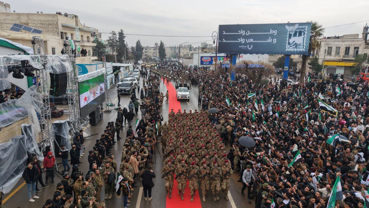 74 فريقاً إعلامياً من 24 دولة يغطّون احتفالات الذكرى الأولى للتحرير في سوريا