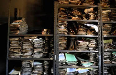 وزارة العدل تدعو المواطنين إلى تسليم الوثائق الصادرة عن الأفرع الأمنية وأبنية الدولة