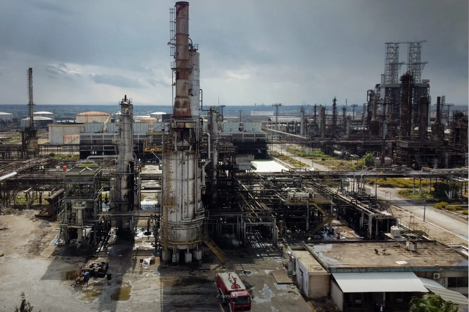 توقيف موظفين في مصفاة حمص على خلفية فقدان كميات ضخمة من النفط الخام