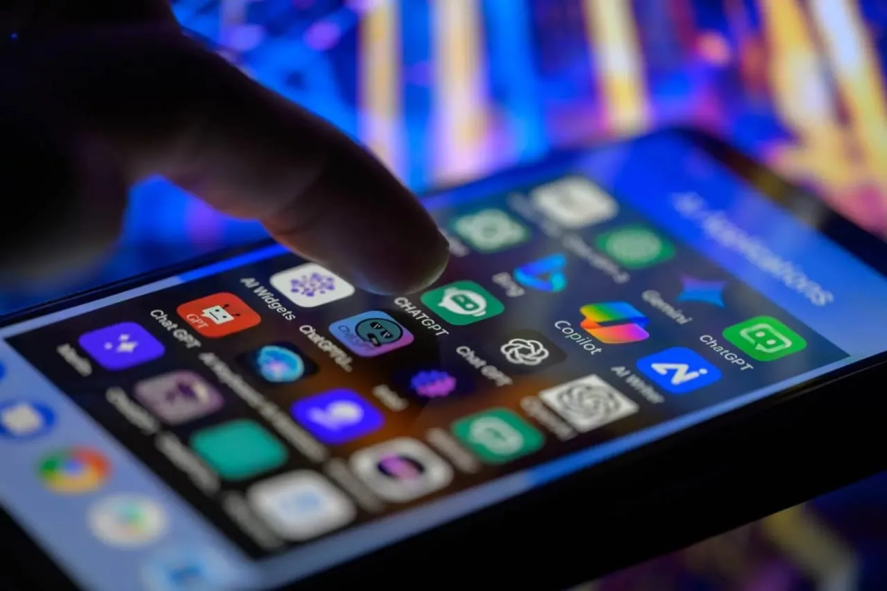 تكنولوجيا | دراسة لغوغل: دقة روبوتات الدردشة المعتمدة على الذكاء الاصطناعي تقارب 70%