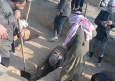 مقتل أفراد من عائلة مدنية خلال مداهمة لـ"قسد" شرق الرقة