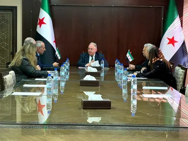 وزير المالية يؤكد دعم الدولة لاستبدال الليرة السورية وتعزيز استقرار العملة