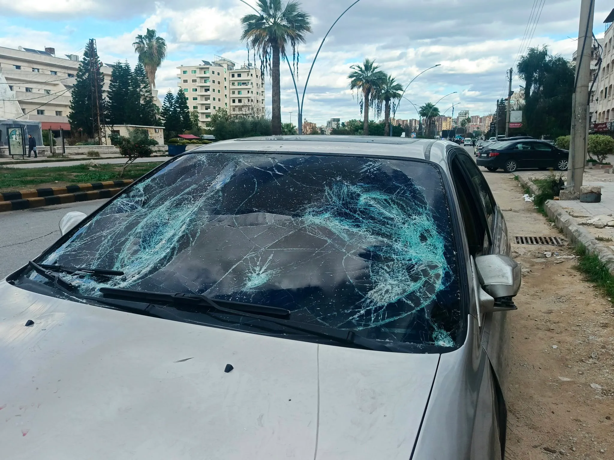 حقوقي يحذّر من محاولات تفجير الأوضاع الأمنية ويدعو إلى حوار وطني جامع