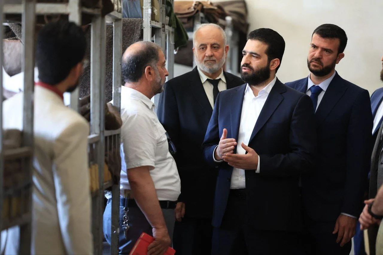 "العبث بالأمن سيواجه بحزم".. وزير الداخلية يوجّه تحذيراً أخيراً لفلول النظام البائد