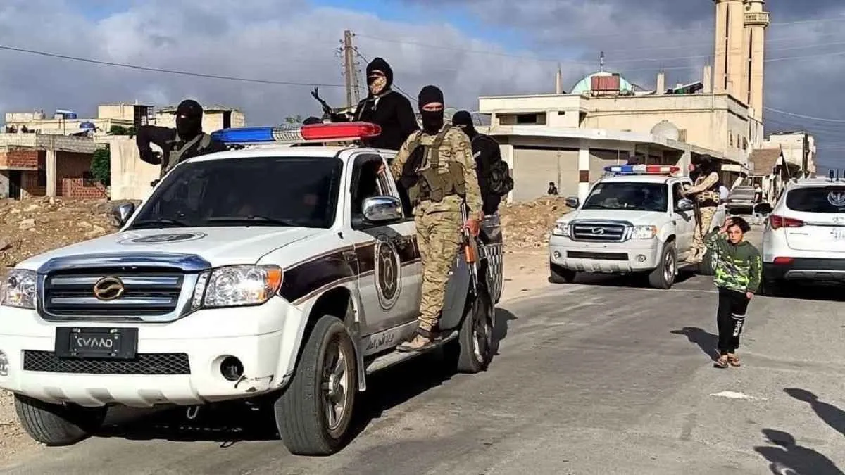 قوات الأمن تدخل قرية الشعاب في السويداء استجابة لمطالب الأهالي