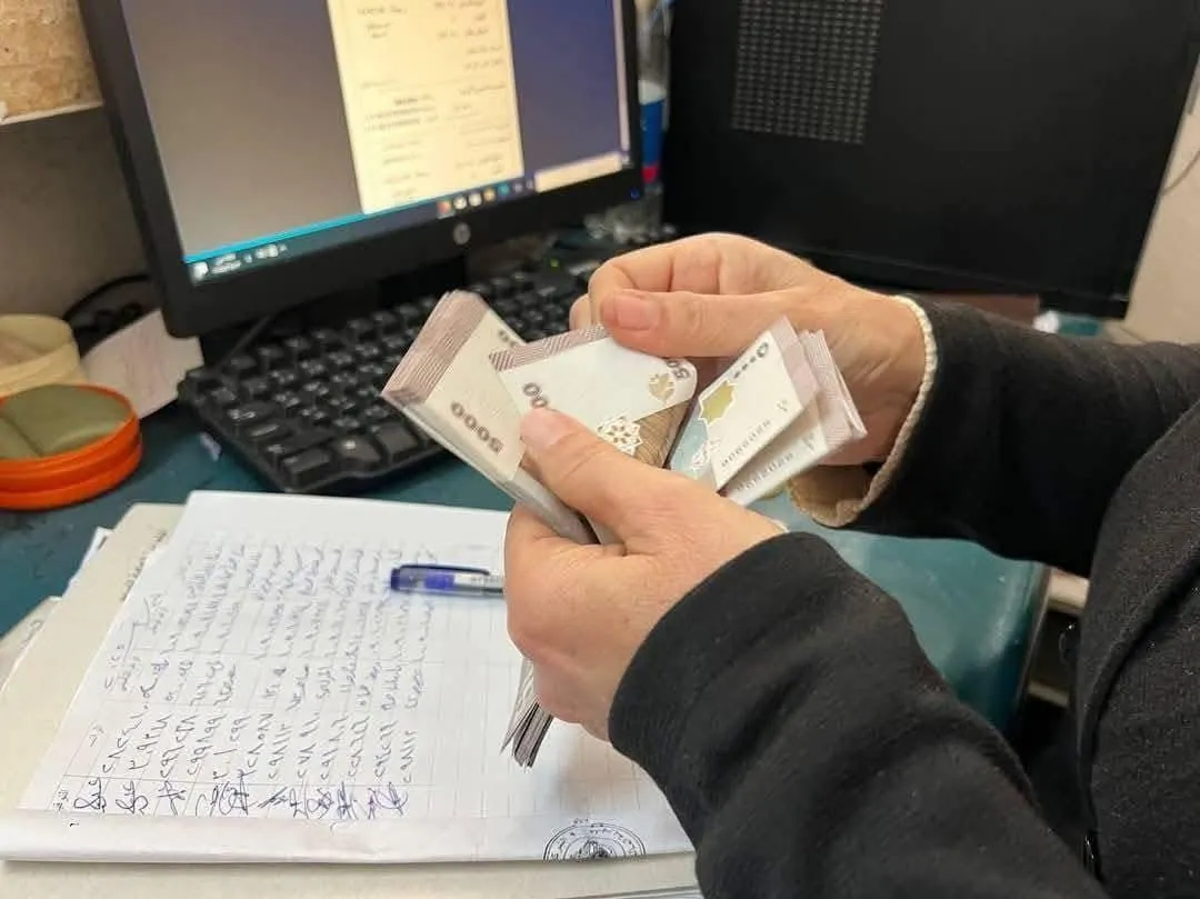  بقيمة 161 مليار ليرة.. بدء صرف معاشات التقاعد في سوريا