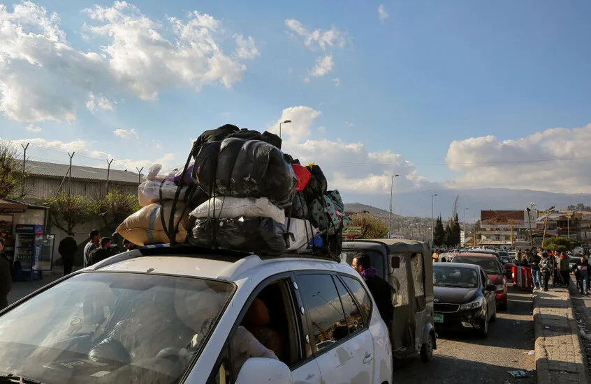 بعد انقطاع دام لأشهر .. لبنان يستأنف ترحيل النازحين السوريين من عرسال 