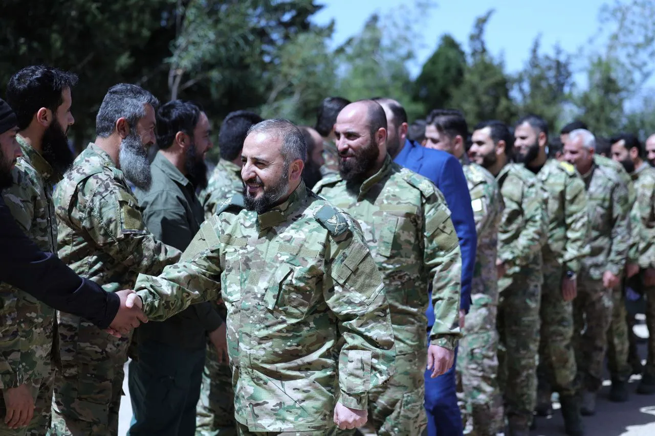 وزارة الدفاع السورية تبدأ استقبال طلبات عودة الضباط المنشقين إلى صفوفها