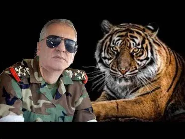 "كوعك ببريم".. الرئيس المنفي "شرتح" يُشعل السوشيال ميديا برد ساخر على "مكوع"
