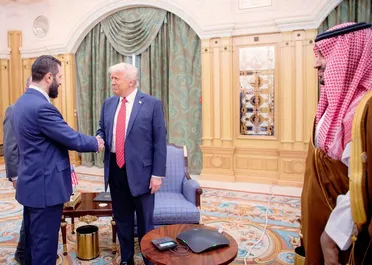 "البيت الأبيض" يُعلق على لقاء "ترامب والشرع": فرصة تاريخية لسوريا في صناعة المستقبل