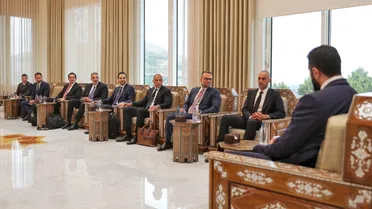 الشرع يلتقي وفدًا كويتيًا من رجال الأعمال.. هل تدخل "زين" سوق سوريا؟