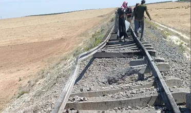 شهيدان من "الدفاع المدني" بانفجار لغم مزروع في سكة القطار شرق حماة