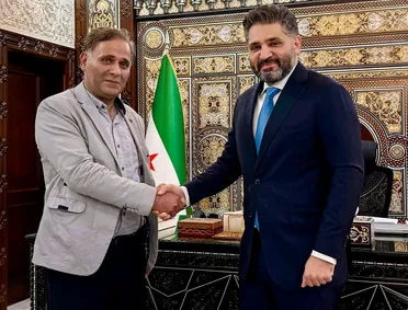 وزير الثقافة السوري يشيد بمبادرة مواطن سلّم السلطات قطعًا أثرية عثر عليها