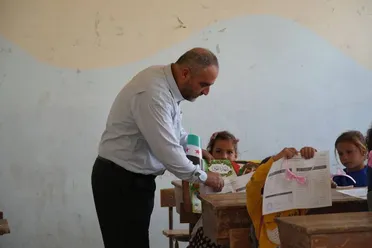 استثناء معلمي الشمال السوري من المنحة المالية يثير مطالبة رسمية بالإنصاف