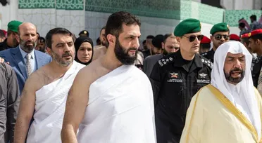 الرئيس "الشرع" يجري مكالمة هاتفية مع حجاج بيت الله الحرام ويطمئن على أوضاعهم