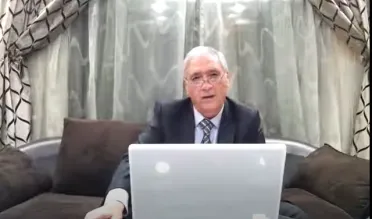 قاضٍ منشق يُطالب الرئيس "الشرع" بالتدخل لصون الدستور وإلغاء تعيينات قضائية "باطلة" 