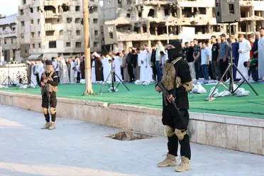 قوى الأمن الداخلي في حمص تُفكك دراجة نارية مفخخة وتعزز الإجراءات الأمنية