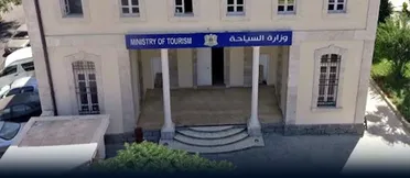  وزارة السياحة تُصدر تعليمات وإجراءات السلامة والأمان في الشواطئ والمسابح العامة