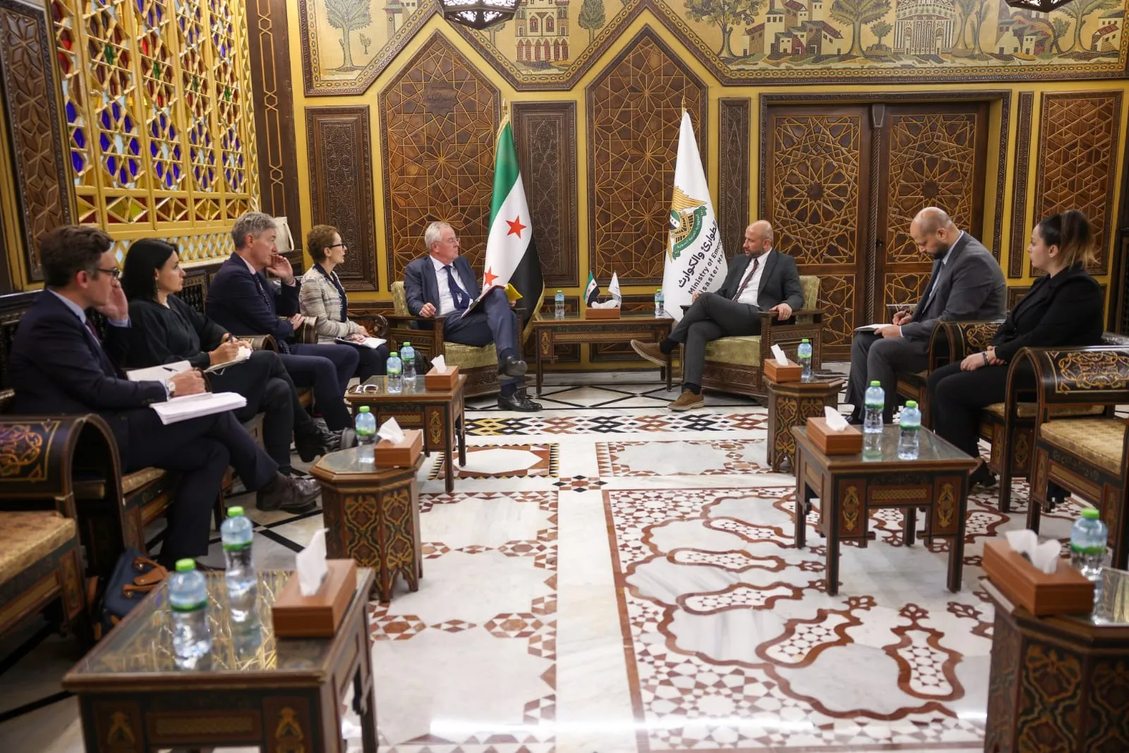 وزير الطوارئ يبحث مع بعثة الاتحاد الأوروبي التحديات التي تعيق عودة اللاجئين السوريين