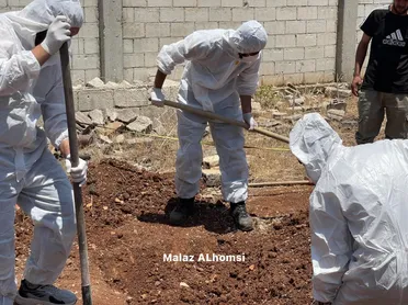 العثور على رفات ضحايا مجزرة ارتكبها شبيحة نظام الأسد البائد بريف حمص