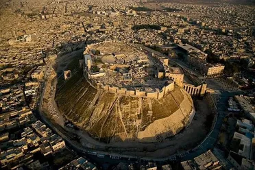 وفد تركي يزور مدينة حلب القديمة لدراسة مشاريع ترميم المعالم الأثرية
