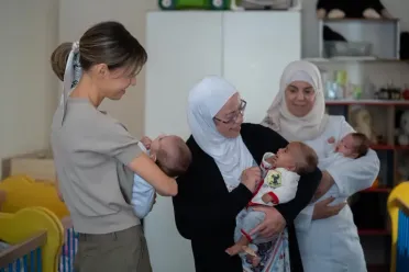 التحقيق في مصير أطفال المعتقلين: توقيف عدد من المسؤولين عن دور رعاية في عهد النظام البائد