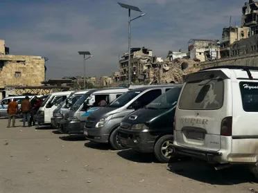 قرار مرتقب بتخفيض أجور السرافيس في حلب إلى 2000 ليرة سورية