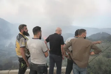 وزير الطوارئ يعلن تدخلًا دوليًا واسعًا لإخماد حرائق اللاذقية.. وطلب رسمي لدعم أوروبي