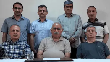 في أول ظهور مصوّر منذ اعتقاله.. أوجلان يعلن نهاية الكفاح المسلح ويدعو إلى "سلام تاريخي"