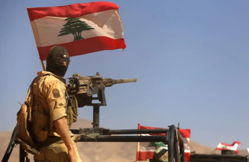 جيش لبنان يوقف 56 لاجئًا سوريًا بتهمة الدخول غير النظامي ومخالفة شروط الإقامة