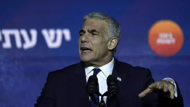 لابيد: استهداف القصر الرئاسي في دمشق "خطأ فادح" وسلوك لا يخدم أهداف إسرائيل الاستراتيجية
