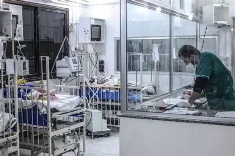 انقطاع الدعم عن المنشآت الطبية في سوريا يُفاقم التحديات في القطاع الطبي