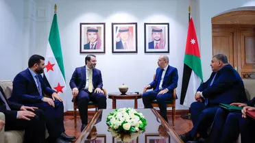 قبيل الاجتماع الثلاثي حول الملف السوري .. وزير الخارجية يلتقي نظيره الأردني في عمّان 