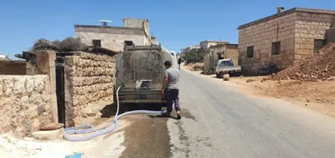 أهالي ريف إدلب الجنوبي يعانون من أزمة المياه: دمار البنية التحتية والجفاف يفاقمان المعاناة
