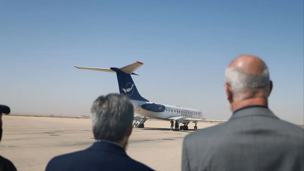 وفد من هيئة الطيران يزور مطار ديرالزور المدني لإطلاق خطة تطويره