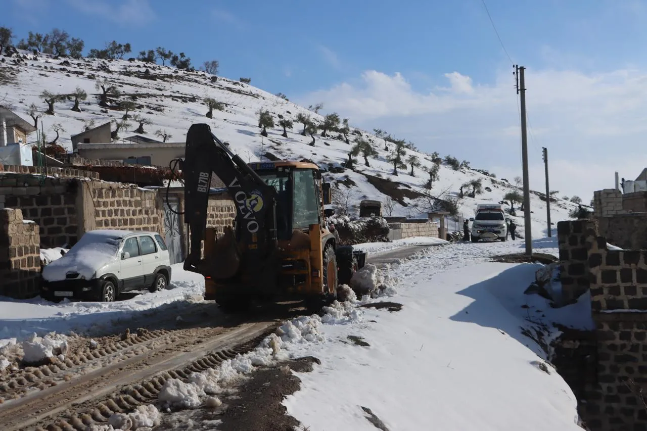استجابات واسعة للدفاع المدني مع استمرار الأحوال الجوية القاسية