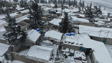 برد المخيمات لا يلسع الأجساد فقط: ضغوط نفسية متفاقمة على النازحين مع موجة الثلوج والأمطار