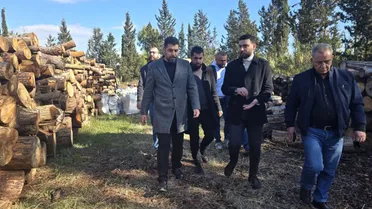 محافظ اللاذقية يشرف على تجهيز مواد تدفئة مخصصة للمخيمات بريف إدلب