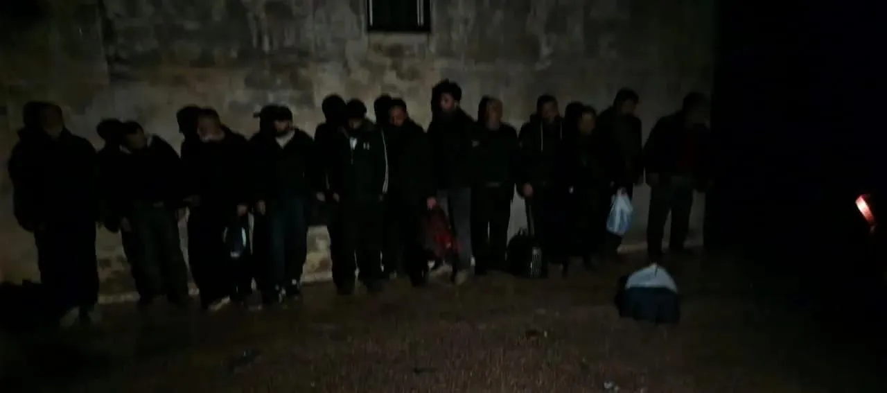 الجيش السوري يعتقل 8 عناصر من فلول النظام البائد أثناء محاولتهم التوجه إلى مناطق «قسد» شرق حلب